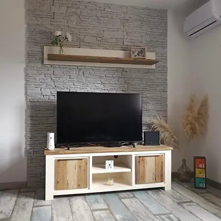 Апартаменти Modern Cave